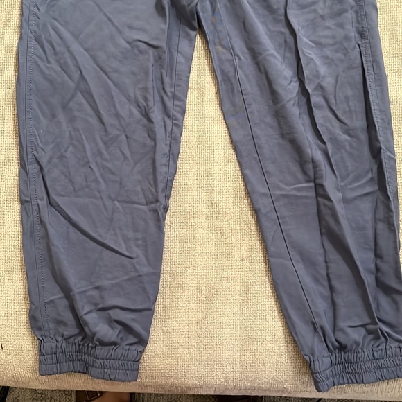 Madewell Joggers - Picture 2 of 6